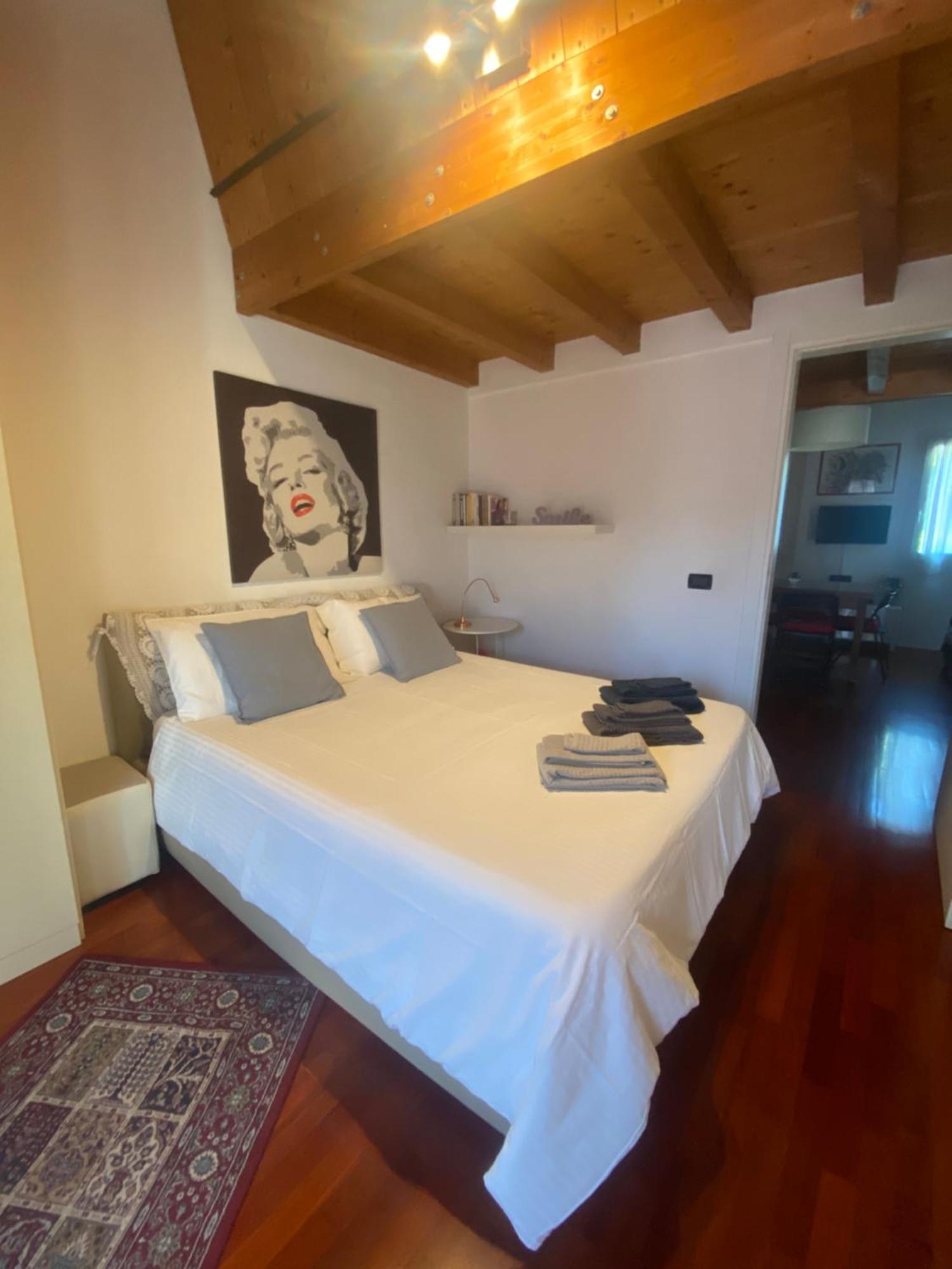 Casa Vacanze Chez La Reine - Holiday Home Vicenza Bagian luar foto